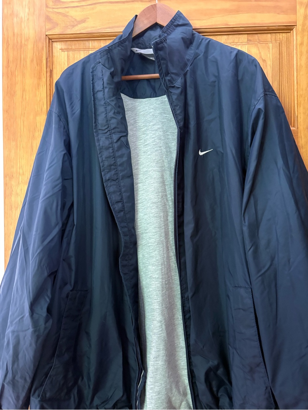 Nike Men's Navy Windbreaker Jacket Vintage
